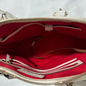 Dooney and Bourke Pebble zip zip